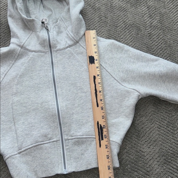 Lululemon Women’s Gray Zip-Up Hoodie - SCUBA CROPPED - Picture 10 of 12